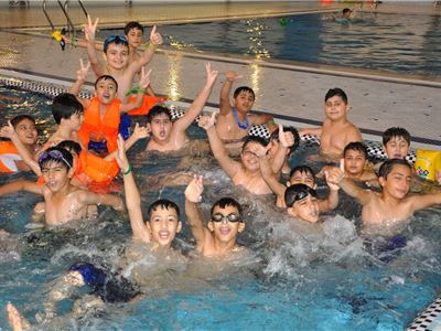 Kalar Students in Grades 5 and 6 go Swimming